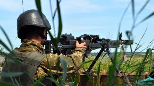 За минулу добу в зоні АТО загинув один український військовий