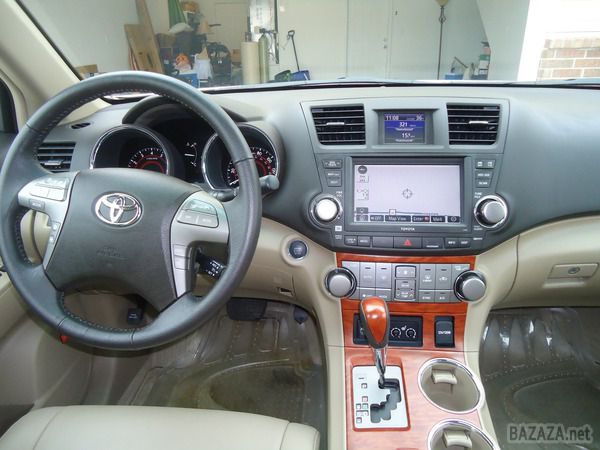 Totyota Highlander - відгук власника. Хочу поділитися досвідом володіння Totyota Highlander. Можливо допоможе деяким заможним громадянам при виборі майбутнього авто.