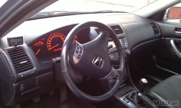 Honda Accord 2.0МТ (2005р.) - відгуки власника. Я був щиро вражений, коли в сервісі, перед продажем, буквально не було до чого причепитися, за винятком деяких расходників.