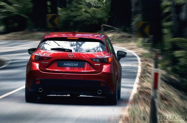 Фотографії нового хетчбека Mazda3. 