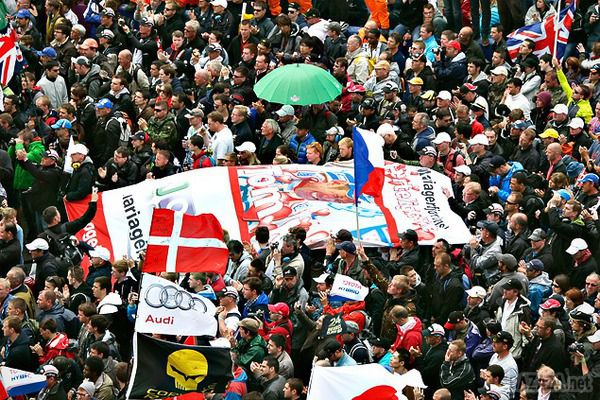 24 години Ле-Мана 2013 року. Дев'ята перемога Тома Крістенсена на 90-річний ювілей «24 годин Ле-Мана», чотири кола лідирування команди Тойота.