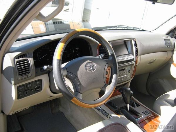 Відгук про Toyota Land Cruiser 2003. Тойота Ленд Круізер 100, 2003 рік випуску. Перевірив по всяких базах - травень 2003р. Був куплений в Німеччині