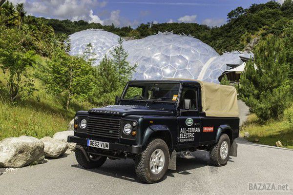 Land Rover Defender став райським електровозом