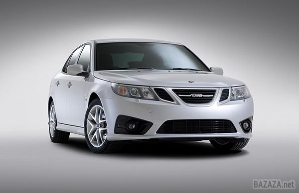 Новий Saab 9-3 Aero оцінили в 31 510 евро. Відроджена компанія Saab, днями перезапустила конвеєр в Трольхеттане, офіційно представила свій перший серійний автомобіль - 9-3 Aero. Ця модель практично не відрізняється від седана 2011 року, відсутній лише класичний логотип з грифоном, на який у нового власника марки - консорціуму National Electric Vehicle Sweden (Nevs) - немає прав.