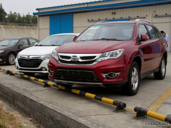 В Україні з’явиться кросовер BYD S7