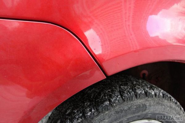 Тест-драйв китайського седана FAW V5.. По нинішніми мірками FAW V5 - седан В-класу, схожий одночасно на Fiat Palio і Volkswagen Polo седан. V5 комплектується тільки одним мотором - 102-сильним шістнадцатіклапанником і п'ятиступінчастою механічною коробкою.