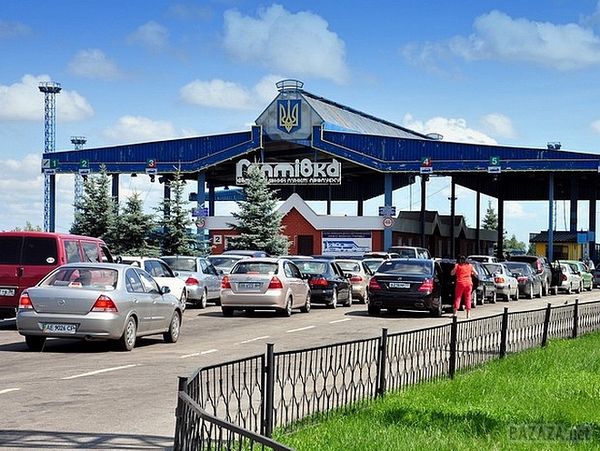 Митниця обіцяє перевіряти машини за 3 хвилини