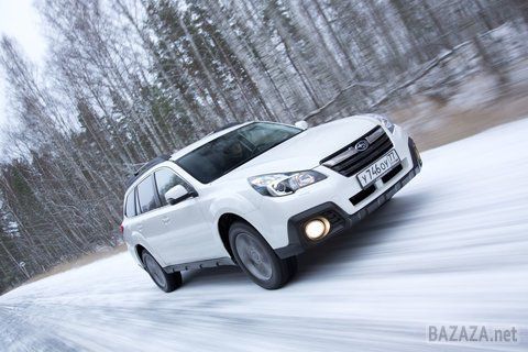 Тест-драйв оновленого Subaru Outback. Знову рестайлінг. Здавалося б, усього лише півтора роки тому японці вже проводили «роботу над помилками» щодо Subaru Outback, і ось знову. Правда, якщо в 2012 році до справи підійшли досить серйозно, грунтовно перенастроївши автомобіль, то зараз - всього лише легкий макіяж.