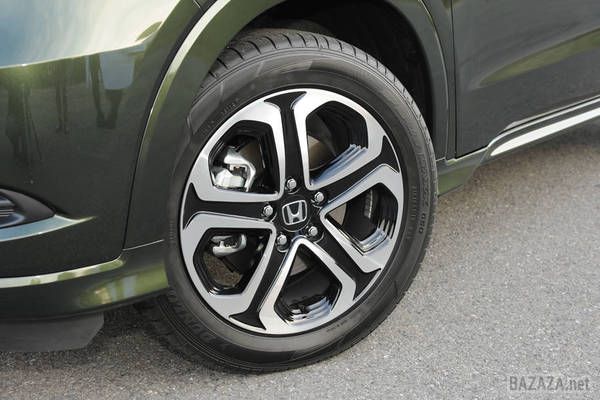Honda починає продажі в Японії нового кросовера Vezel. Сьогодні на японському ринку стартують продажі нового компактного кросовера Honda - моделі Vezel , вперше представленої на Токійському автосалоні в листопаді.