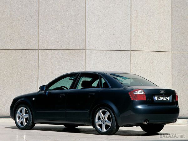 Тест-огляд Audi A4 (B6) 2000-2004. Ауді А4 другого покоління , з точки зору дизайну , стала зменшеною копією Ауді А6 ( С5 ). 