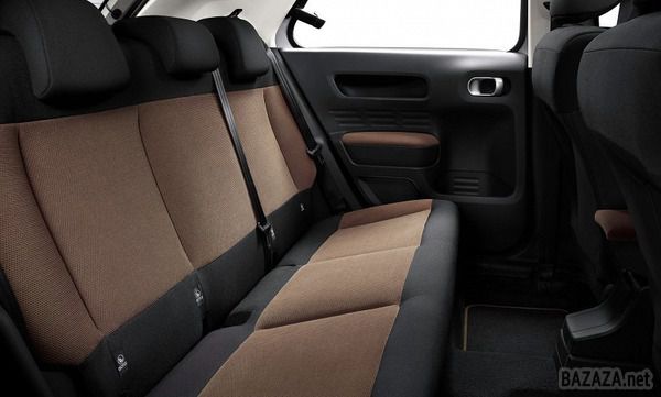 Citroen C4 Cactus став серійним (Фото). Новий кросовер оснащений панорамним дахом з підвищеним ступенем захисту від ультрафіолетових променів , а форсунки омивача лобового скла тут розміщені безпосередньо на « двірниках »