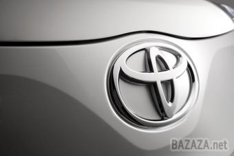 Американці обрали улюблені марки машин: Toyota - перша, Tesla - у п’ятірці, а Land Rover - останній