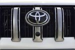 Тест-драйв оновленого Toyota Land Cruiser Prado.. Шукати зовнішні відмінності між оновленим Прадо і моделлю, що випускалася до 2013 року, - справа невдячна. Бо відмінностей цих - мінімум