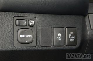 Бестселери ринку: Toyota RAV4 четвертого покоління ( з 2013 р.). В останні роки перед виходом четвертого покоління Toyota RAV4 був далеко не лідером сегменту. 