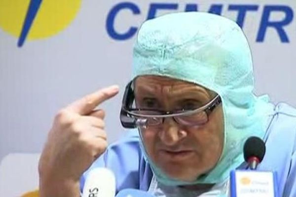 Які результати дали перші експерименти з окулярами Google. Майже півроку тому, у березні 2013 року, компанія Google приступила до випробувань очок скло, залучаючи до процесу людей з боку. 