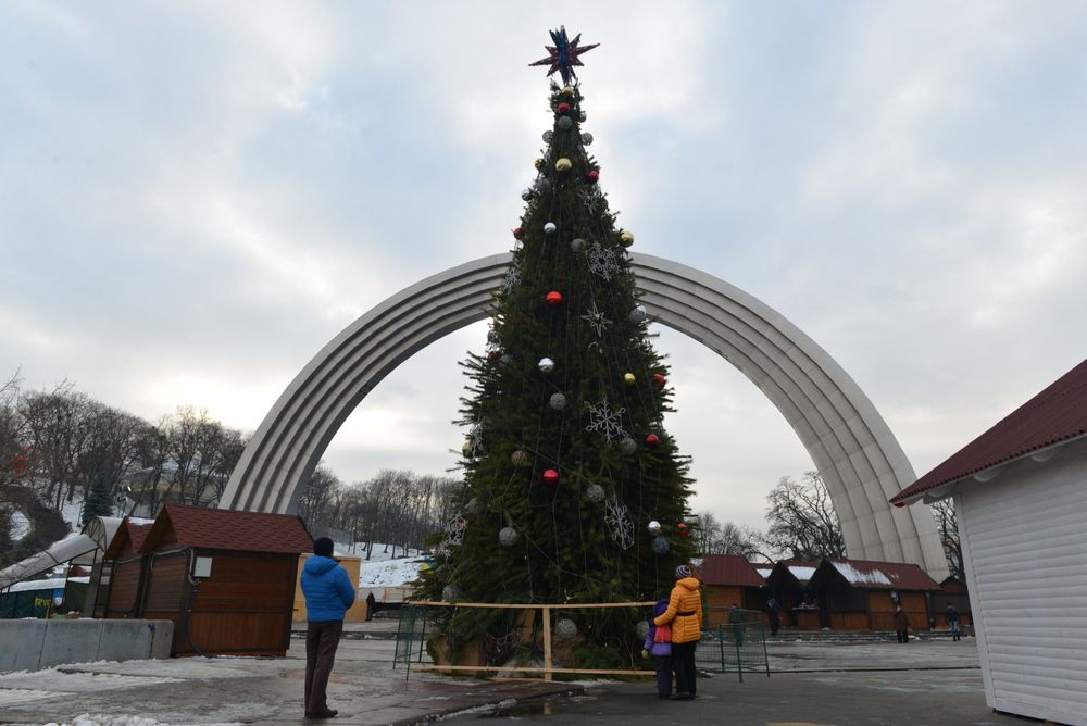 Головна ялинка Києва майже готова