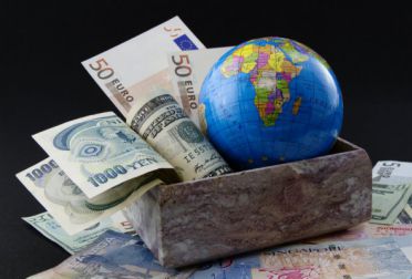 Світова економіка цього року втратила 130 млрд доларів
