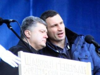 Кличко і Порошенко вирішили перечекати Кабмін камікадзе. У середу на Майдані був оголошений новий склад Кабміну , який сьогодні має бути затверджений у парламенті