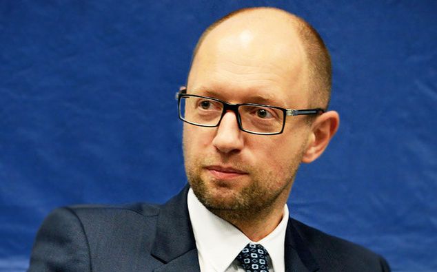 Хто є хто в новому уряді. Якщо учасники протестів хотіли оновлення української влади, то новим складом Кабміну вони повинні залишитися задоволені. 27 лютого парламент рекордними 371 голосами призначив Арсенія Яценюка на пост прем'єр-міністра і 331 голосом затвердив новий склад уряду. Більшість нових міністрів не працювали в держапараті, і навіть у тих галузях, якими будуть керувати.