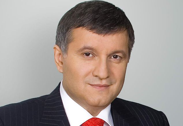 Хто є хто в новому уряді. Якщо учасники протестів хотіли оновлення української влади, то новим складом Кабміну вони повинні залишитися задоволені. 27 лютого парламент рекордними 371 голосами призначив Арсенія Яценюка на пост прем'єр-міністра і 331 голосом затвердив новий склад уряду. Більшість нових міністрів не працювали в держапараті, і навіть у тих галузях, якими будуть керувати.