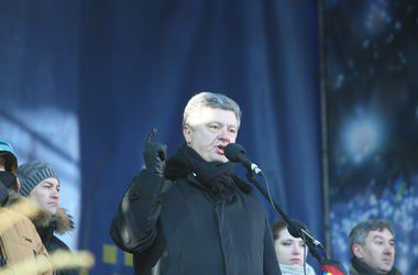 Порошенко вирушив до Криму для мирного врегулювання конфлікту. Один з лідерів колишньої опозиції постарається мирним способом вирішити конфлікт