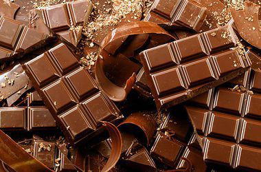 Чорний шоколад може бути корисним для тих, що худнуть. Так же темний шоколад допоможе людям, у яких є проблеми з серцем