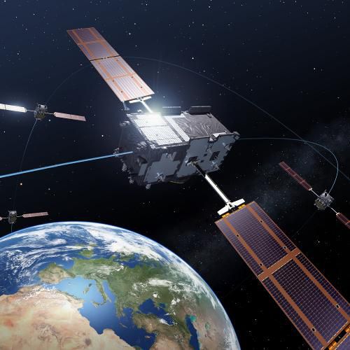 ESA вручить сертифікати першим користувачам системи Galileo. На честь першої річниці отримання даних від системи супутникового позиціонування Galileo ( Галілео ) , Європейське Космічне Агентство ESA нагородитть подарунковими сертифікатами людей