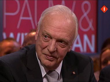 Екс-радник НАТО: Путін розпочав в Україні гібридну війну. На неї складно реагувати