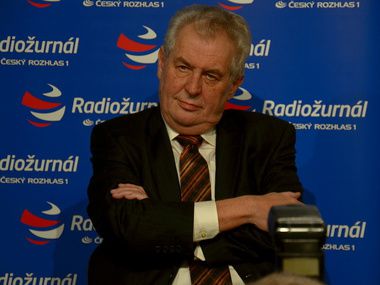 Президент Чехії вимагає негайного звільнення представників ОБСЄ у Слов'янську. 