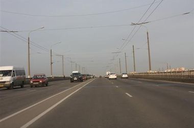 Від сьогодні водії можуть не включати фари засвітло