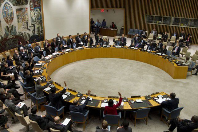  Генсек ООН готовий стати посередником у вирішенні української кризи . Генеральний секретар ООН Пан Гі Мун заявив про готовність стати посередником для врегулювання кризи в Україні