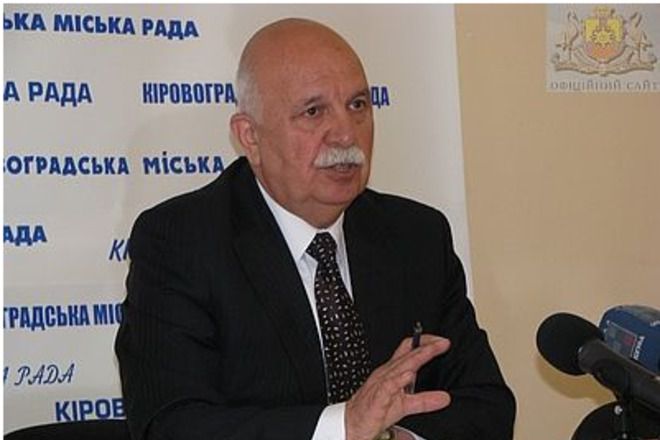 Мер Кіровограда подав у відставку . Кіровоградський міський голова Олександр Саінсус подав у відставку 15 травня.