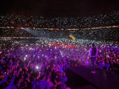 "Океан Ельзи" концертом у Львові розпочав ювілейний тур "20 років разом". 21 червня група "Океан Ельзи" приїде в Київ на стадіон "Олімпійський"