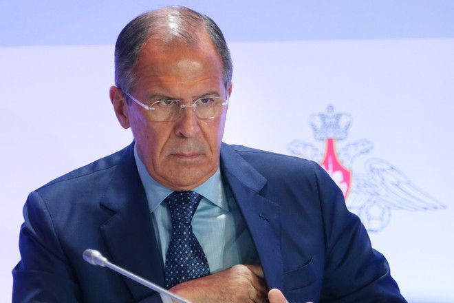 Лавров обурений: Захід хотів забрати Україну зі сфери впливу РФ. Міністр закордонних справ Росії Сергій Лавров заявив, що кризу в Україні спровокували спроби Заходу включити країну в сферу свого впливу.