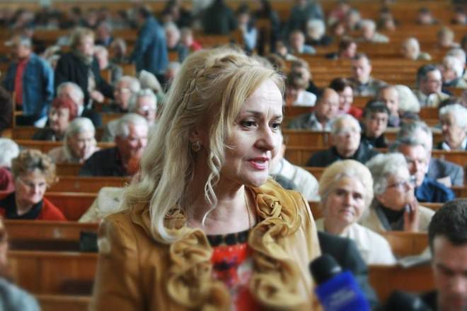 Фаріон обурилася промовою Порошенко російською мовою