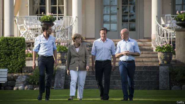Кемерон і Меркель посперечалися про новому главі Єврокомісії. Прем'єр-міністр Великобританії Девід Кемерон заявив після зустрічі з лідерами Німеччини, Голландії і Швеції, що його країна хоче залишатися в реформованому Євросоюзі,