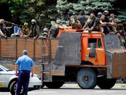 Амвросіївка Донецької області після обстрілу. Відео