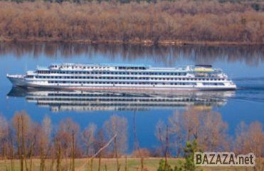 Канів. Про це місто знає кожен українець - як і заповідав Тарас Шевченко, його прах, похований у Санкт-Петербурзі, пізніше перенесли на Чернечу гору на околиці Каніва