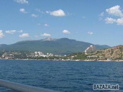 Росіяни будуть "кататися" в Крим в обхід України?. Росія розглядає питання запуску потягу за маршрутом "Сімферополь -Москва" , який буде слідувати через Керченську поромну переправу. Про це заявив директор підприємства Кримські залізниці Андрій Каракулькін .