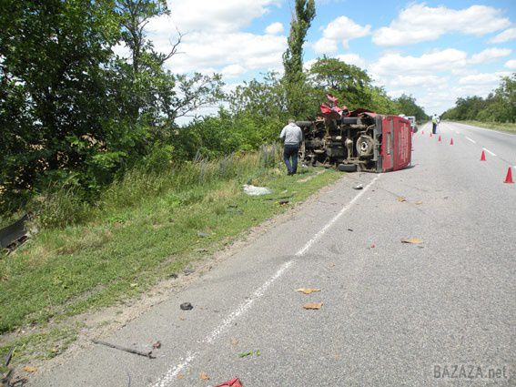 Під Миколаєвом у лобовому зіткненні загинув водій іномарки . Серйозна аварія сталася на трасі "Одеса-Мелітополь-Новоазовськ".