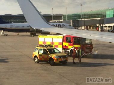 В аеропорту Лондона зіткнулися два літаки великого лоукостера Ryanair. Пасажири не постраждали, але їх рейси відклали на три години.