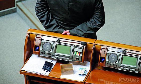 Учасник бойових дій - надано всім учасникам АТО. Парламент України надав статус учасників бойових дій всім військовослужбовцям, а також членам інших структур, які беруть участь в антитерористичній операції (АТО).