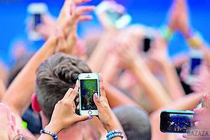 Офіційні продажі смартфона iPhone в Україні не викликали ажіотажу