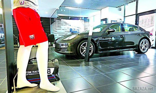 На ринок легкових автомобілів повернулися покупці