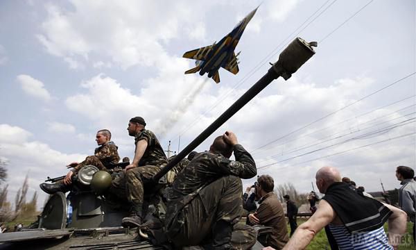 Оперативні дані з зони АТО. Протягом дня авіація Збройних сил України завдавала ударів по таборах і скупчень живої сили і військової техніки терористів у зоні АТО. 
