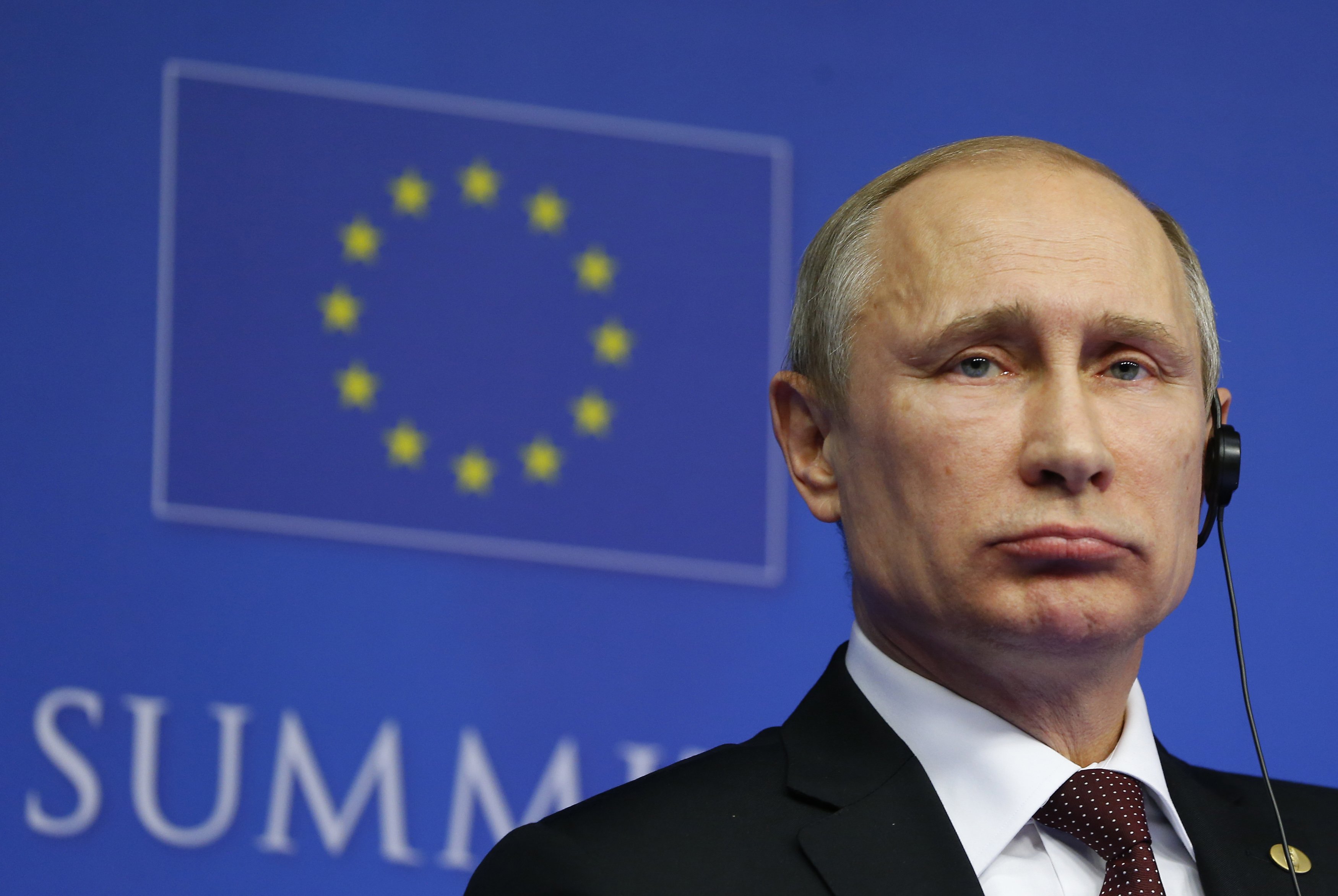 Ситуацію на нові санкції  прокоментував президент Путін і МЗС Росії. У Росії відреагували на посилення економічних санкцій з боку США та Євросоюзу.