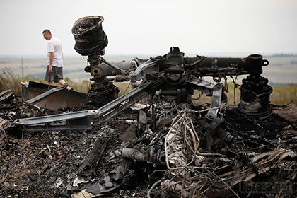 Стала відома доля тіл загиблих, викрадених бойовиками на місці падіння малазійського лайнера. За ніч терористи перевезли з місця катастрофи 37 тіл загиблих в Донецьке обласне бюро судово-медичної експертизи - територія лікарні Калініна.