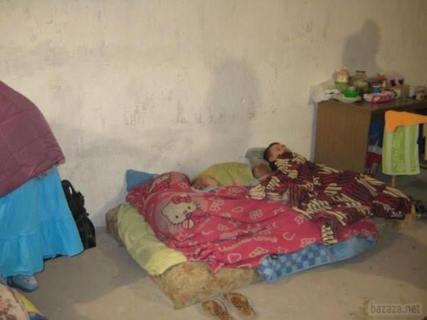 Життя в підвалах Луганська. Фото одного з бомбосховищ. Фото одного з бомбосховищ в кварталі Зарічний.