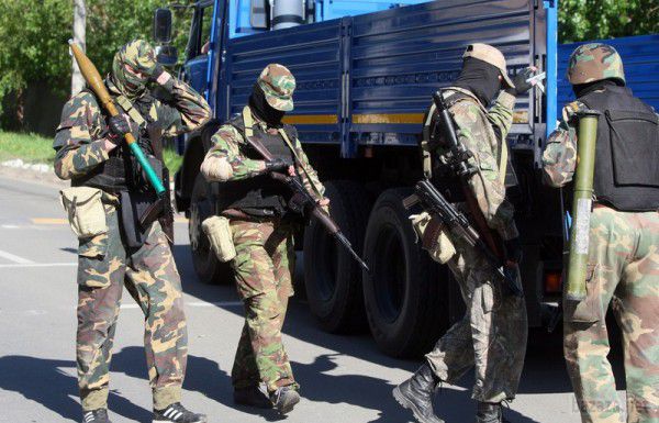 Бойовиків в Луганську відрізали від поставок. Протягом 20 липня в Луганську українські силовики провели операцію, в результаті якої відрізали терористів від поставок.