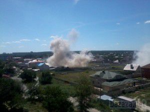 Обстановка в Луганську. День четвертий (21.07.14) (хронологія — додані фото та відео). 21 липня бої під Луганськом продовжилися. В 7:25 в посадці в районі кв. Ольховський розірвався снаряд. Сильний вибух пролунав у центрі Луганська.